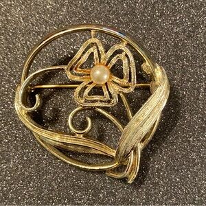 Vintage Coventry Brooch Gold Floral